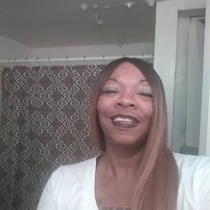 Meet your Posher, Roxanne